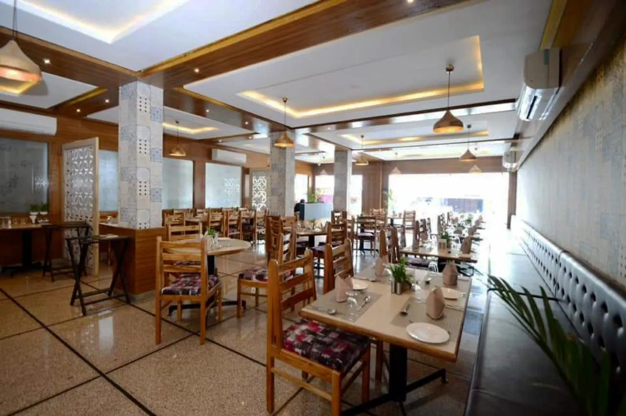 ***  Hotel Hill Vista India