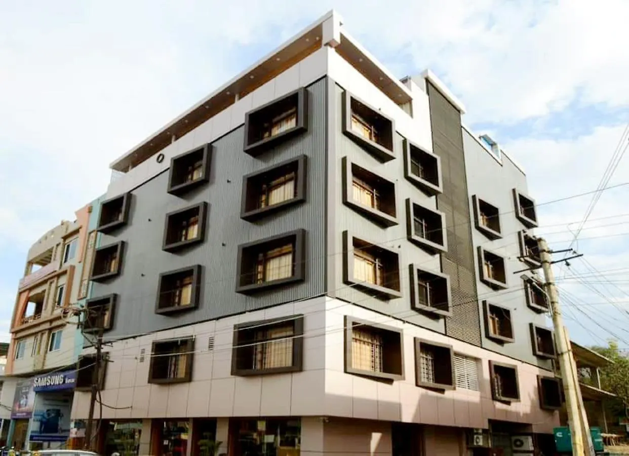 ***  Hotel Hill Vista Indie